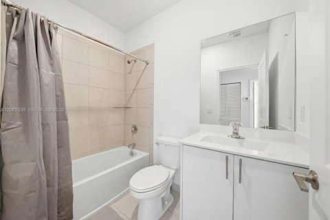 Townhouse in Homestead, Florida 3 bedrooms, 137.77 sq.m. № 2074932 - photo 25