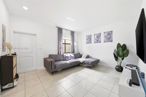 Townhouse in Homestead, Florida 3 bedrooms, 137.77 sq.m. № 2074932 - photo 3