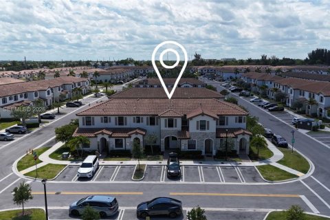Townhouse in Homestead, Florida 3 bedrooms, 137.77 sq.m. № 2074932 - photo 27