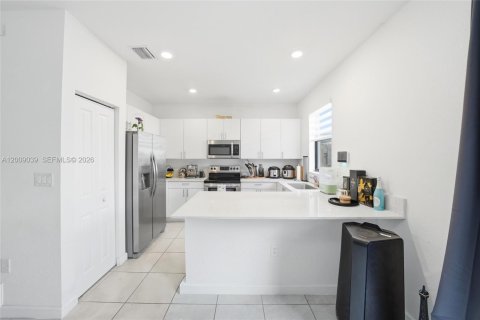 Townhouse in Homestead, Florida 3 bedrooms, 137.77 sq.m. № 2074932 - photo 8