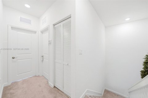 Townhouse in Homestead, Florida 3 bedrooms, 137.77 sq.m. № 2074932 - photo 18