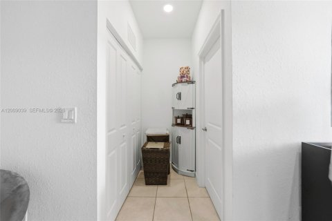 Townhouse in Homestead, Florida 3 bedrooms, 137.77 sq.m. № 2074932 - photo 15