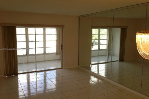 Copropriété à vendre à Tamarac, Floride: 1 chambre, 61.32 m2 № 1963443 - photo 3