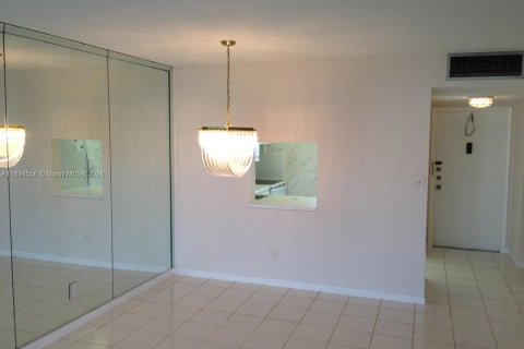 Copropriété à vendre à Tamarac, Floride: 1 chambre, 61.32 m2 № 1963443 - photo 4