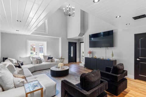 Casa en venta en Tampa, Florida, 3 dormitorios, 312.06 m2 № 1851776 - foto 7