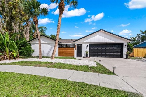 House in Sarasota, Florida 3 bedrooms, 118.45 sq.m. № 2218157