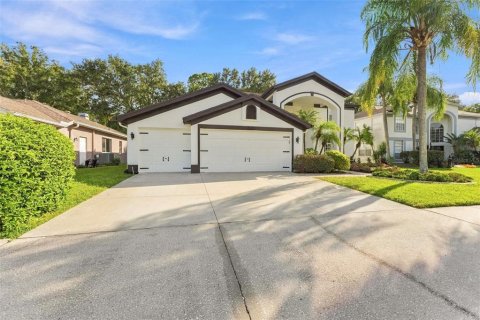 Villa ou maison à vendre à Tampa, Floride: 4 chambres, 329.62 m2 № 2407036 - photo 2