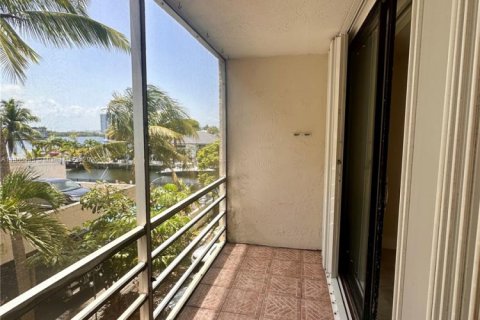 Condo in North Miami Beach, Florida, 1 bedroom  № 1892915 - photo 29
