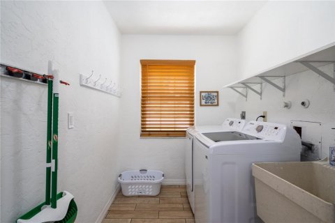 Casa en alquiler en Sarasota, Florida, 3 dormitorios, 184.78 m2 № 230160 - foto 28