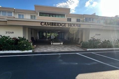 Condominio en Port Charlotte, Florida, 2 dormitorios  № 2103095