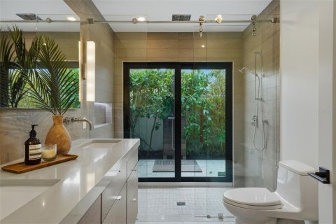 House in Sarasota, Florida 4 bedrooms, 315.4 sq.m. № 2102479 - photo 28