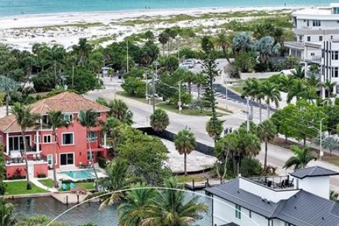 House in Sarasota, Florida 4 bedrooms, 315.4 sq.m. № 2102479 - photo 5