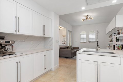 Townhouse in Aventura, Florida 3 bedrooms, 177.44 sq.m. № 1966976 - photo 13