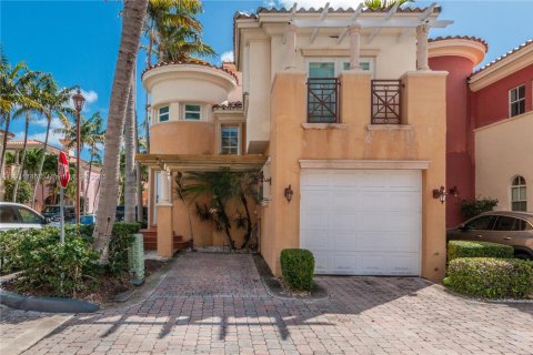 Townhouse in Aventura, Florida 3 bedrooms, 177.44 sq.m. № 1966976 - photo 1