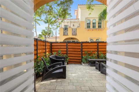 Townhouse in Aventura, Florida 3 bedrooms, 177.44 sq.m. № 1966976 - photo 23