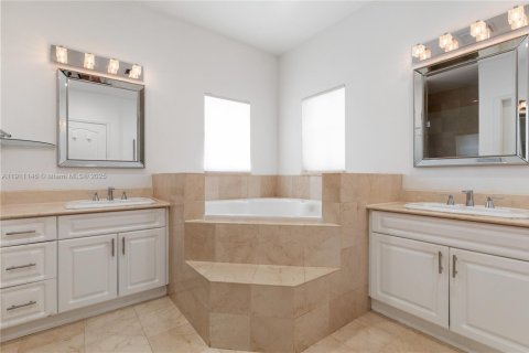 Townhouse in Aventura, Florida 3 bedrooms, 177.44 sq.m. № 1966976 - photo 19