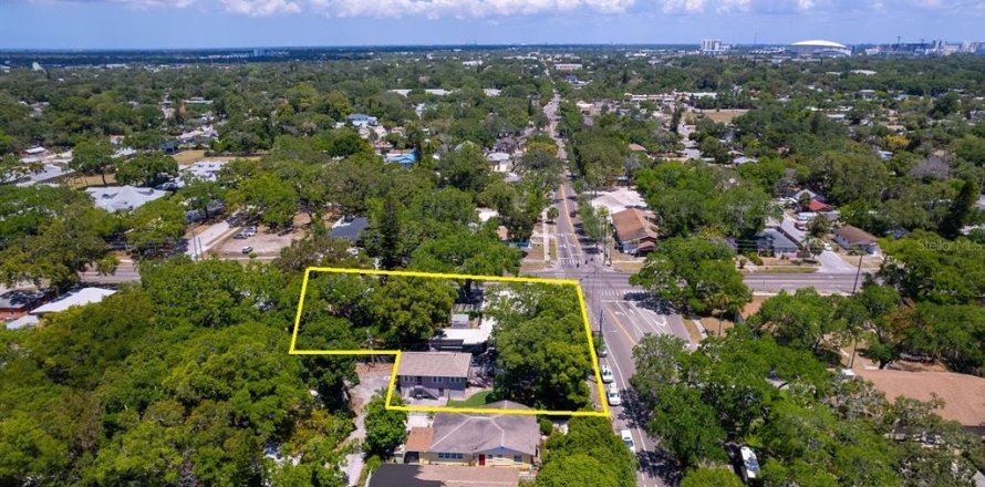 Commercial property in Saint Petersburg, Florida 226.22 sq.m. № 1519930