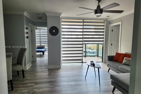 Condominio en alquiler en Miami, Florida, 2 dormitorios, 83.43 m2 № 1989608 - foto 6