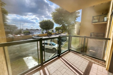 Condominio en alquiler en Miami, Florida, 2 dormitorios, 83.43 m2 № 1989608 - foto 11