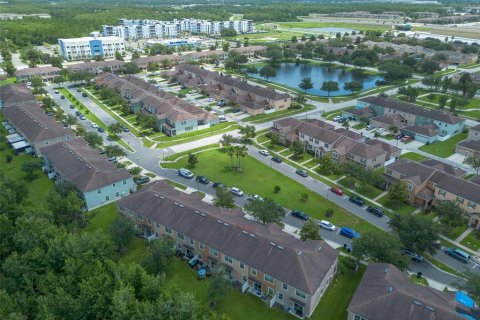 Townhouse in Orlando, Florida 3 bedrooms, 165.18 sq.m. № 2280137 - photo 7