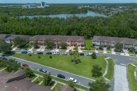 Townhouse in Orlando, Florida 3 bedrooms, 165.18 sq.m. № 2280137 - photo 3