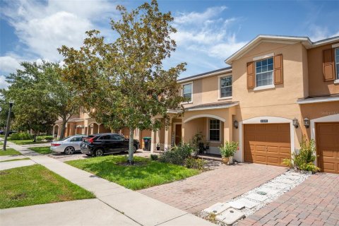 Townhouse in Orlando, Florida 3 bedrooms, 165.18 sq.m. № 2280137 - photo 9