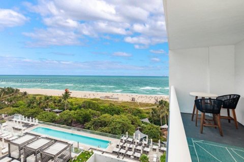 Condo in Miami Beach, Florida  № 2017370 - photo 25