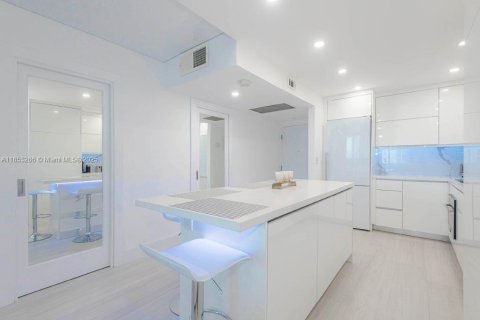 Condo in Miami Beach, Florida  № 2017370 - photo 19