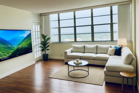 Copropriété à louer à North Miami Beach, Floride: 1 chambre, 73.39 m2 № 2343207 - photo 3