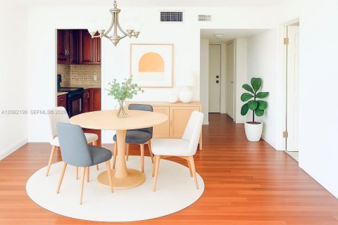 Copropriété à louer à North Miami Beach, Floride: 1 chambre, 73.39 m2 № 2343207 - photo 5