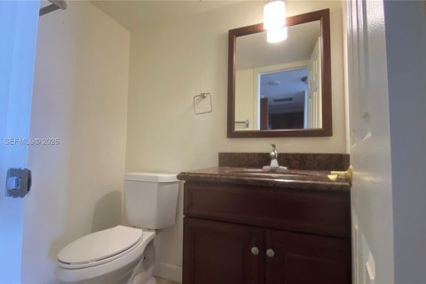 Copropriété à louer à North Miami Beach, Floride: 1 chambre, 73.39 m2 № 2343207 - photo 7