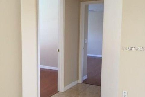 Villa ou maison à louer à Kissimmee, Floride: 4 chambres, 169.27 m2 № 1797222 - photo 9