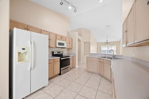Villa ou maison à louer à Kissimmee, Floride: 4 chambres, 169.27 m2 № 1797222 - photo 17
