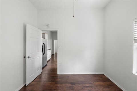 Immobilier commercial à vendre à Tampa, Floride: 2 chambres, 103.49 m2 № 2419024 - photo 13