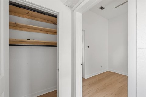 Immobilier commercial à vendre à Tampa, Floride: 2 chambres, 103.49 m2 № 2419024 - photo 30