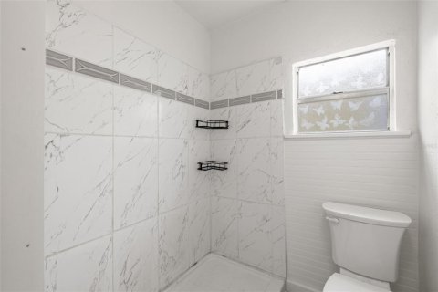 Immobilier commercial à vendre à Tampa, Floride: 2 chambres, 103.49 m2 № 2419024 - photo 16