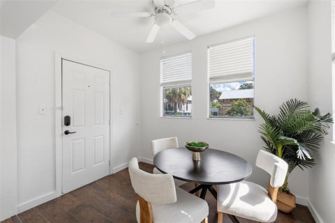 Immobilier commercial à vendre à Tampa, Floride: 2 chambres, 103.49 m2 № 2419024 - photo 8