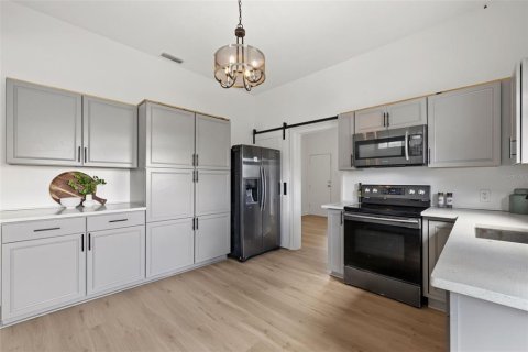 Immobilier commercial à vendre à Tampa, Floride: 2 chambres, 103.49 m2 № 2419024 - photo 20