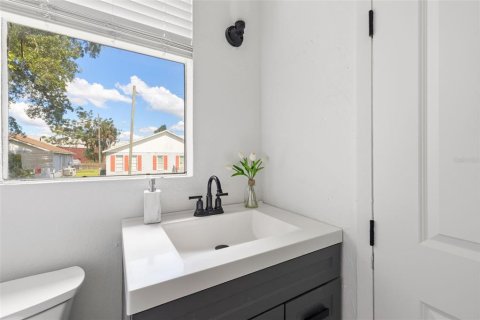 Immobilier commercial à vendre à Tampa, Floride: 2 chambres, 103.49 m2 № 2419024 - photo 22