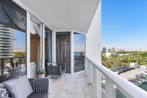 Condo in Sunny Isles Beach, Florida, 2 bedrooms  № 2005205 - photo 11