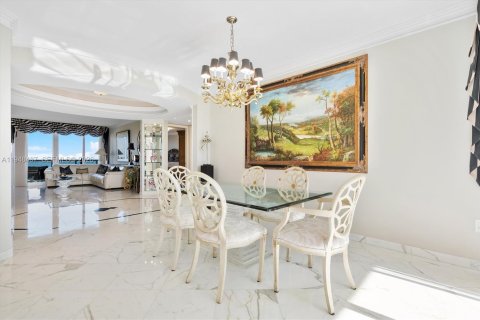 Condo in Sunny Isles Beach, Florida, 2 bedrooms  № 2005205 - photo 6