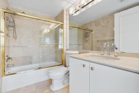 Condo in Sunny Isles Beach, Florida, 2 bedrooms  № 2005205 - photo 16