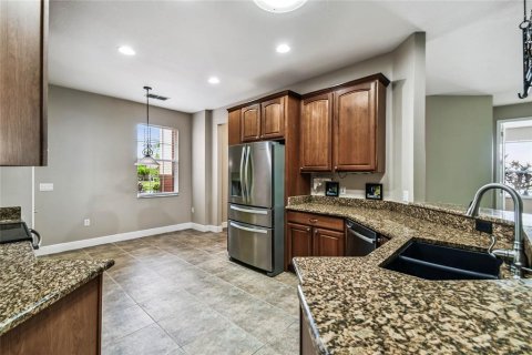 House in Poinciana, Florida 3 bedrooms, 198.9 sq.m. № 1883654 - photo 10
