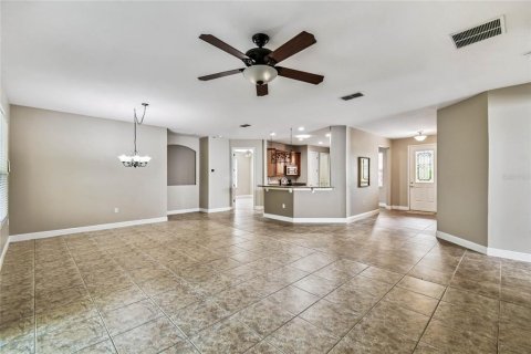 House in Poinciana, Florida 3 bedrooms, 198.9 sq.m. № 1883654 - photo 8
