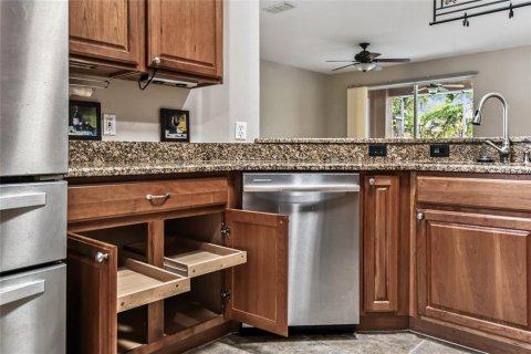 House in Poinciana, Florida 3 bedrooms, 198.9 sq.m. № 1883654 - photo 13