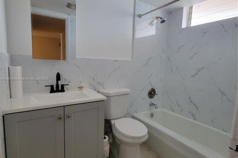 Condominio en alquiler en Aventura, Florida, 1 dormitorio, 71.35 m2 № 2012233 - foto 4