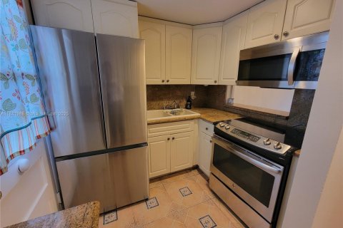 Condominio en Aventura, Florida, 1 dormitorio  № 2012233