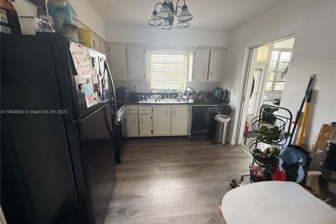 Condominio en venta en Hallandale Beach, Florida, 2 dormitorios, 92.9 m2 № 1892563 - foto 9
