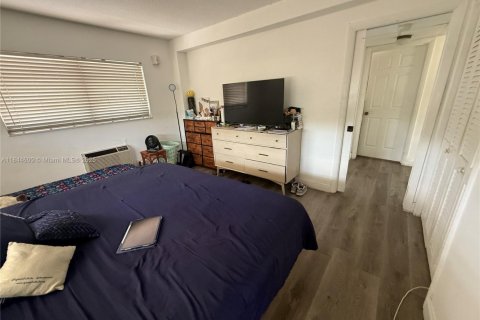 Condominio en venta en Hallandale Beach, Florida, 2 dormitorios, 92.9 m2 № 1892563 - foto 24
