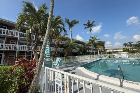 Condominio en venta en Hallandale Beach, Florida, 2 dormitorios, 92.9 m2 № 1892563 - foto 4